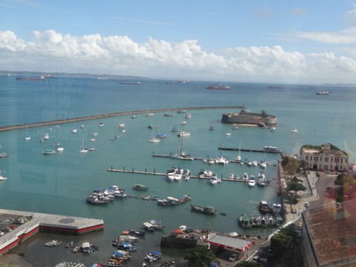 vue sur la marina.JPG