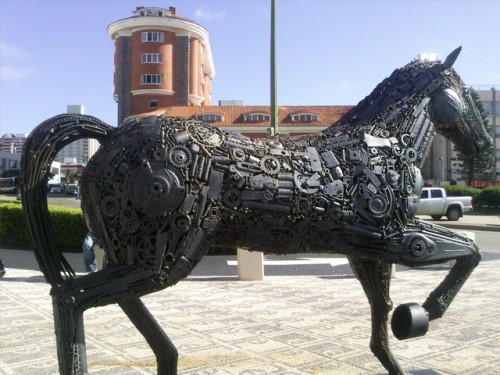 Cheval Vista et Demeure roja.jpg